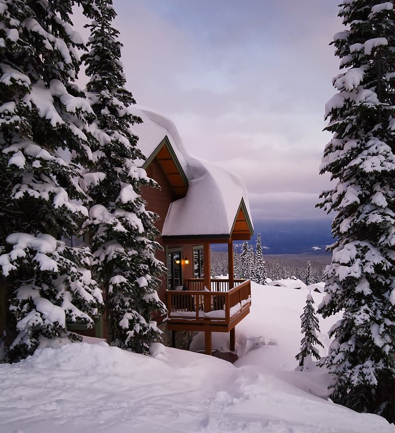 20180303_174044[1]-big-white-cabin-in-the-snow-1200.jpg